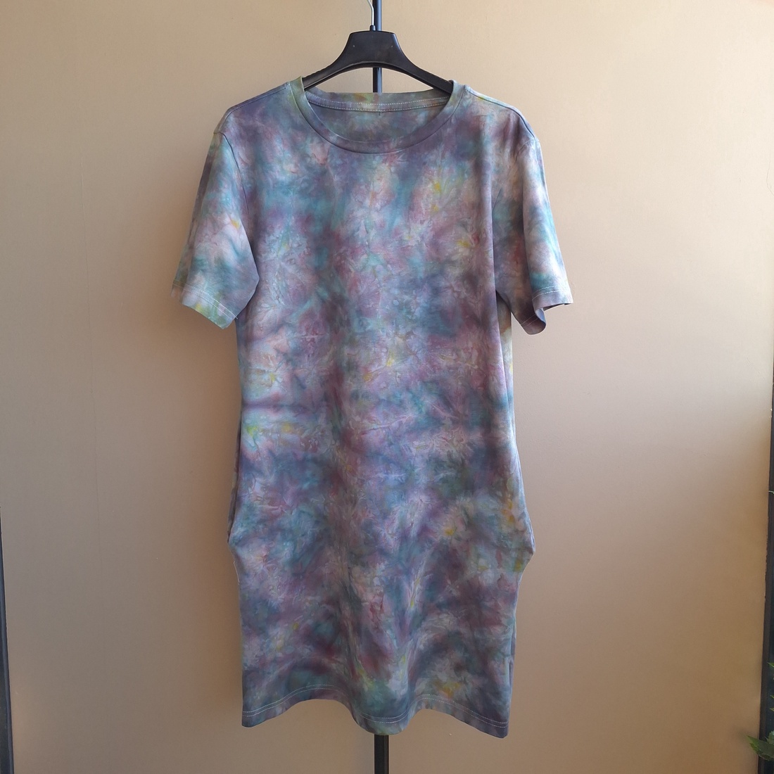 [S] Rochie tip tricou cu buzunare din bumbac unicat - îmbrăcăminte și modă - haine damă - rochie, dintr-o bucată - Artynos.ro