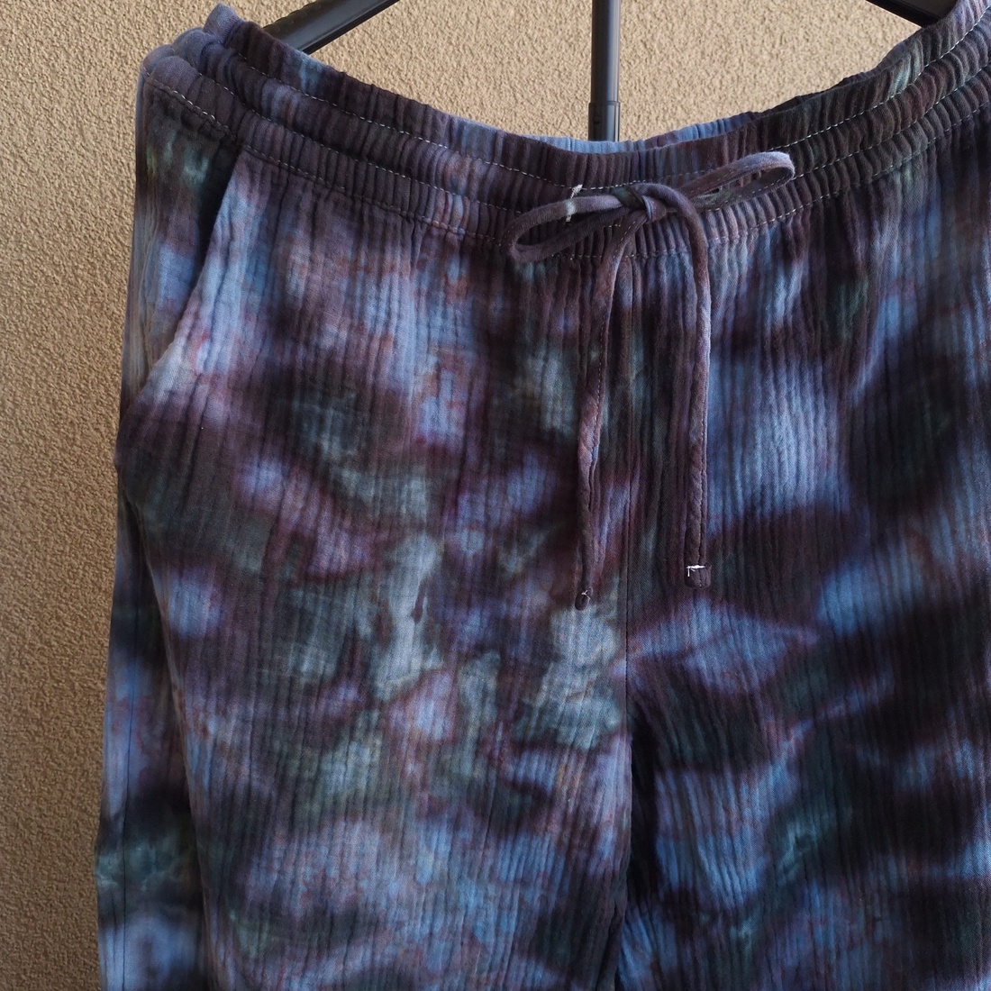 [L] Pantaloni unisex muselină bumbac vopsiți manual - îmbrăcăminte și modă - haine damă - pantaloni damă - Artynos.ro