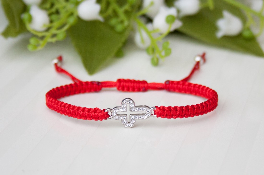 Brățară macramé împletită - Cross red -  - Artynos.ro
