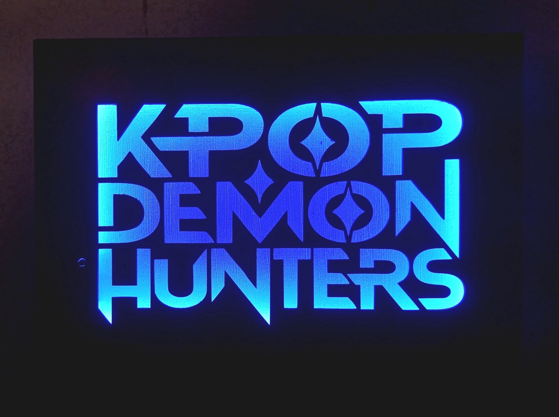 Fanii K-Pop Demon Hunters - pictură murală cu iluminare ambientală - casă & stil de viață - accesorii pentru decorat casa - picturi murale - artă de perete din lemn - Artynos.ro