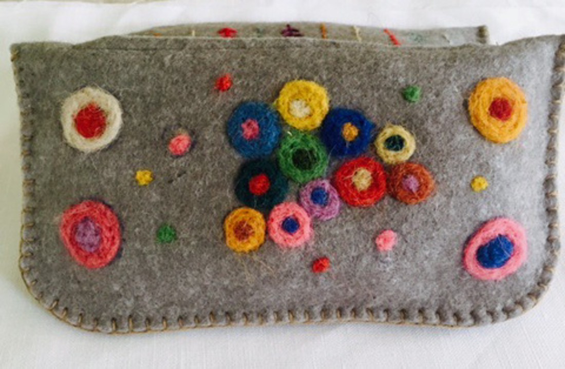 Felt- simțit necesar - - Artynos.ro Felt- simțit necesar - - Artynos.ro