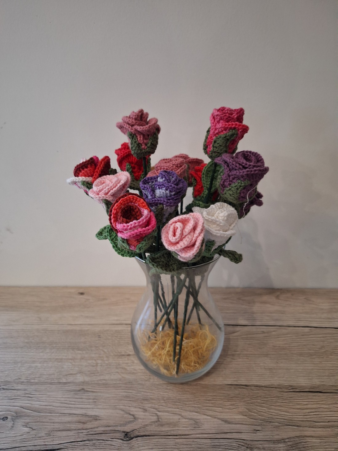 Trandafiri croșetați -  - Artynos.ro