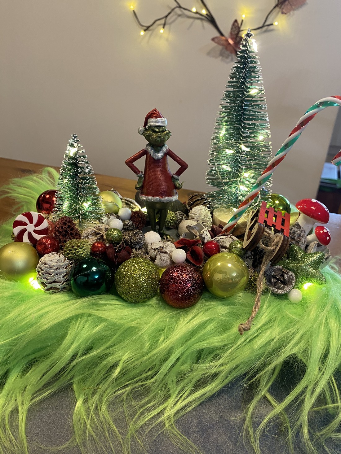 Decorațiuni de Crăciun pentru masa lui Grinch  -  - Artynos.ro