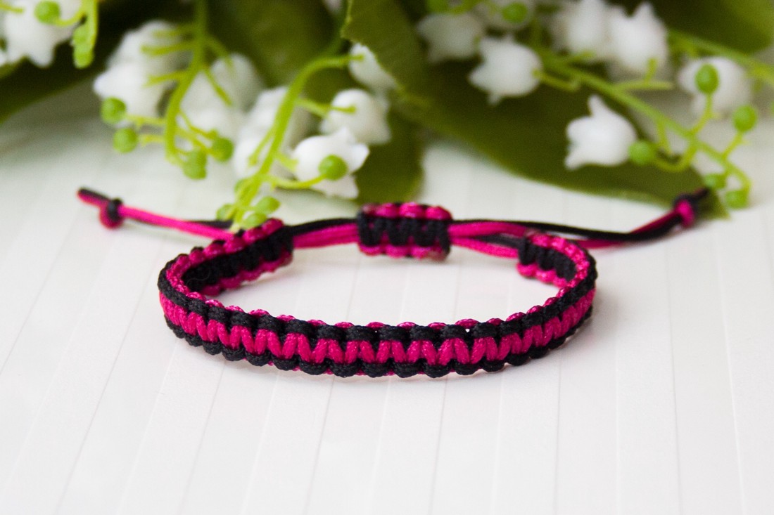 Brățară macramé împletită - Black/Pink -  - Artynos.ro