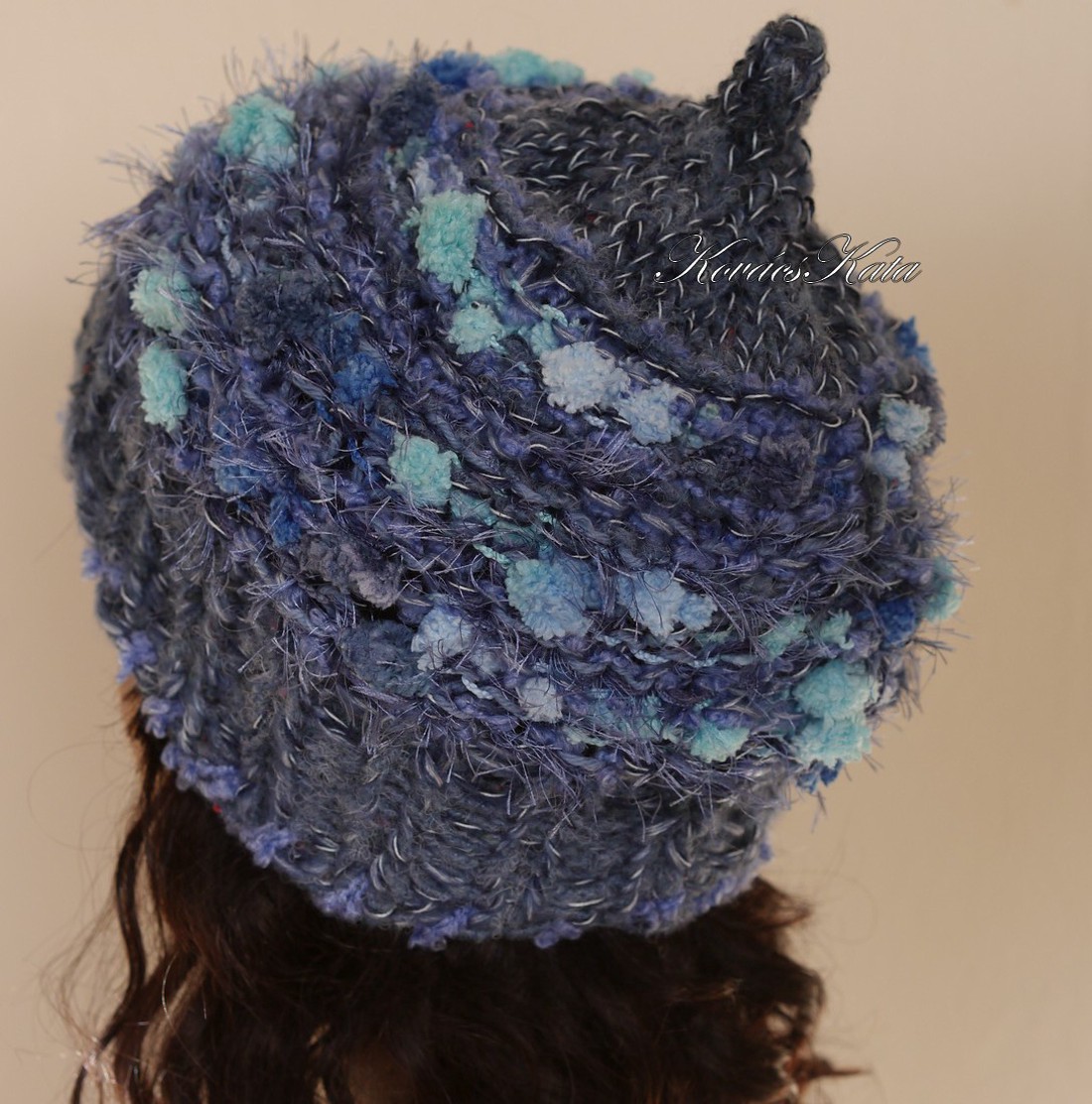 LUCA-SAPI / albastru - Șapcă din lână cu design boem tricotat manual - îmbrăcăminte și modă - eșarfe, pălării, fularuri - căciulă - Artynos.ro