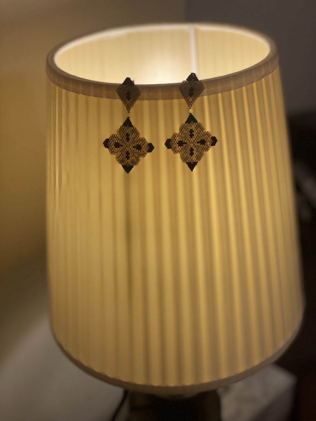 Cercei statement Leya - bijuterii - cercei - cercei candelabru - Artynos.ro Cercei statement Leya - bijuterii - cercei - cercei candelabru - Artynos.ro