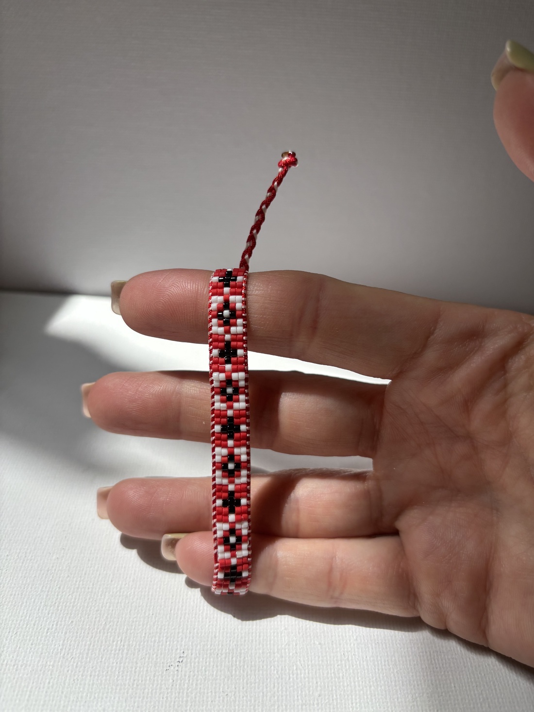 Bratara model traditional romanesc - bijuterii - brățări - brățară cu mărgele - Artynos.ro Bratara model traditional romanesc - bijuterii - brățări - brățară cu mărgele - Artynos.ro