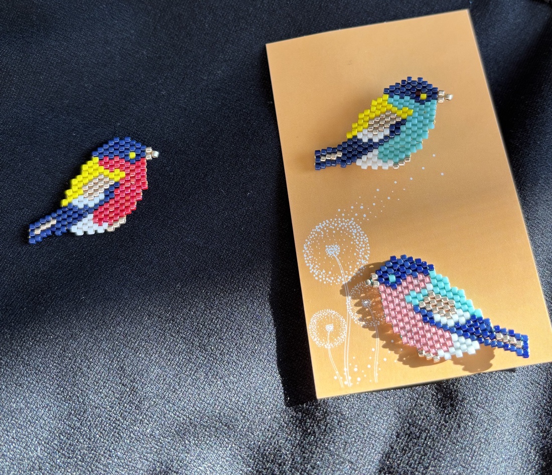 Brosa pasare colorata - bijuterii - broșă, insigne - insigne - Artynos.ro