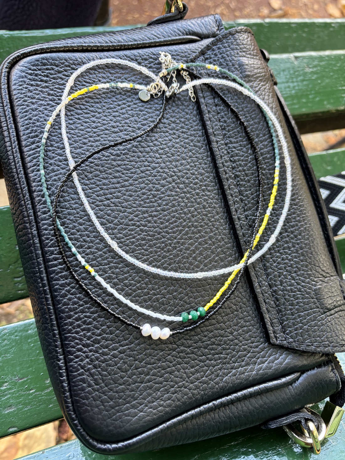 Colier negru cu perle de cultura - bijuterii - coliere - coliere din mărgele - Artynos.ro