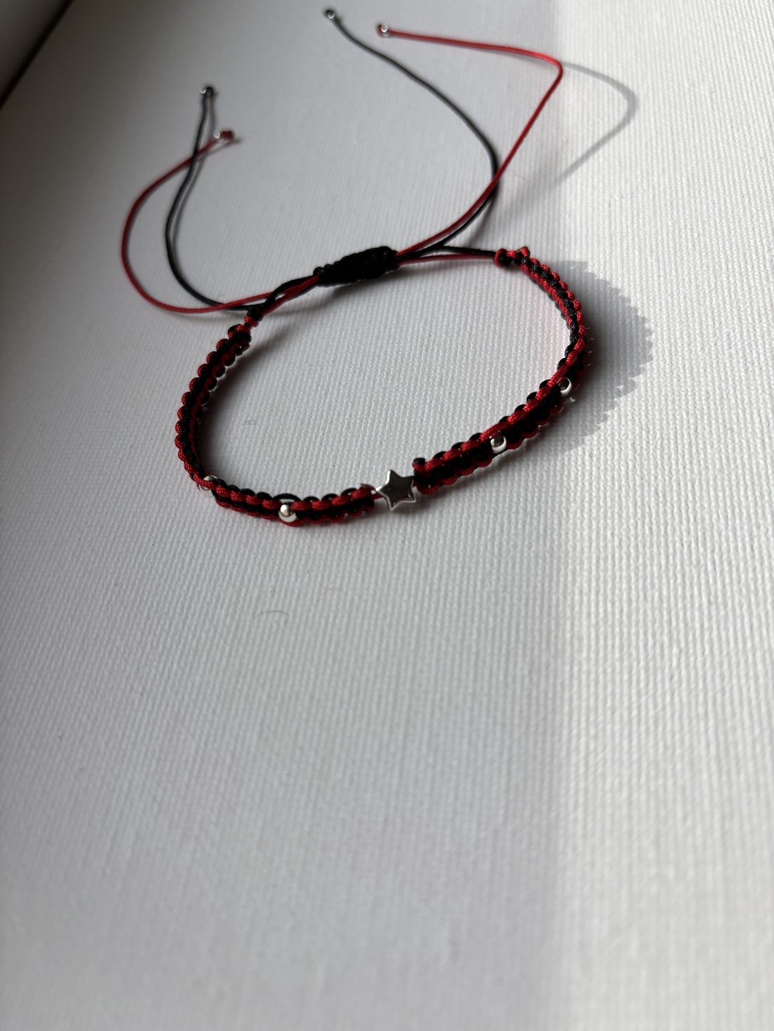 Bratara impletita din snur - bijuterii - brățări - brățări împletite - Artynos.ro