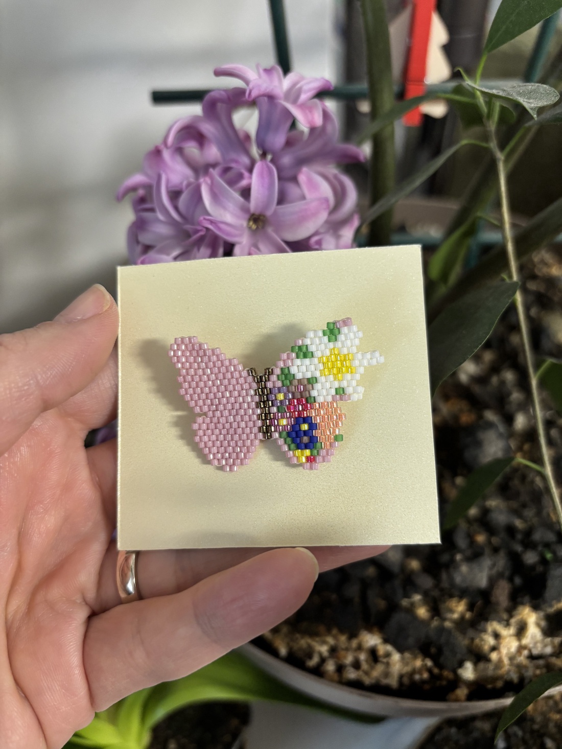 Brosa fluture colorat - bijuterii - broșe - Artynos.ro