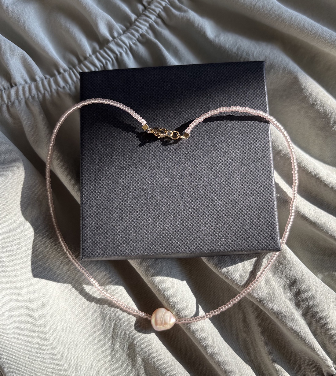 Colier cu perla baroque - bijuterii - coliere - coliere din mărgele - Artynos.ro