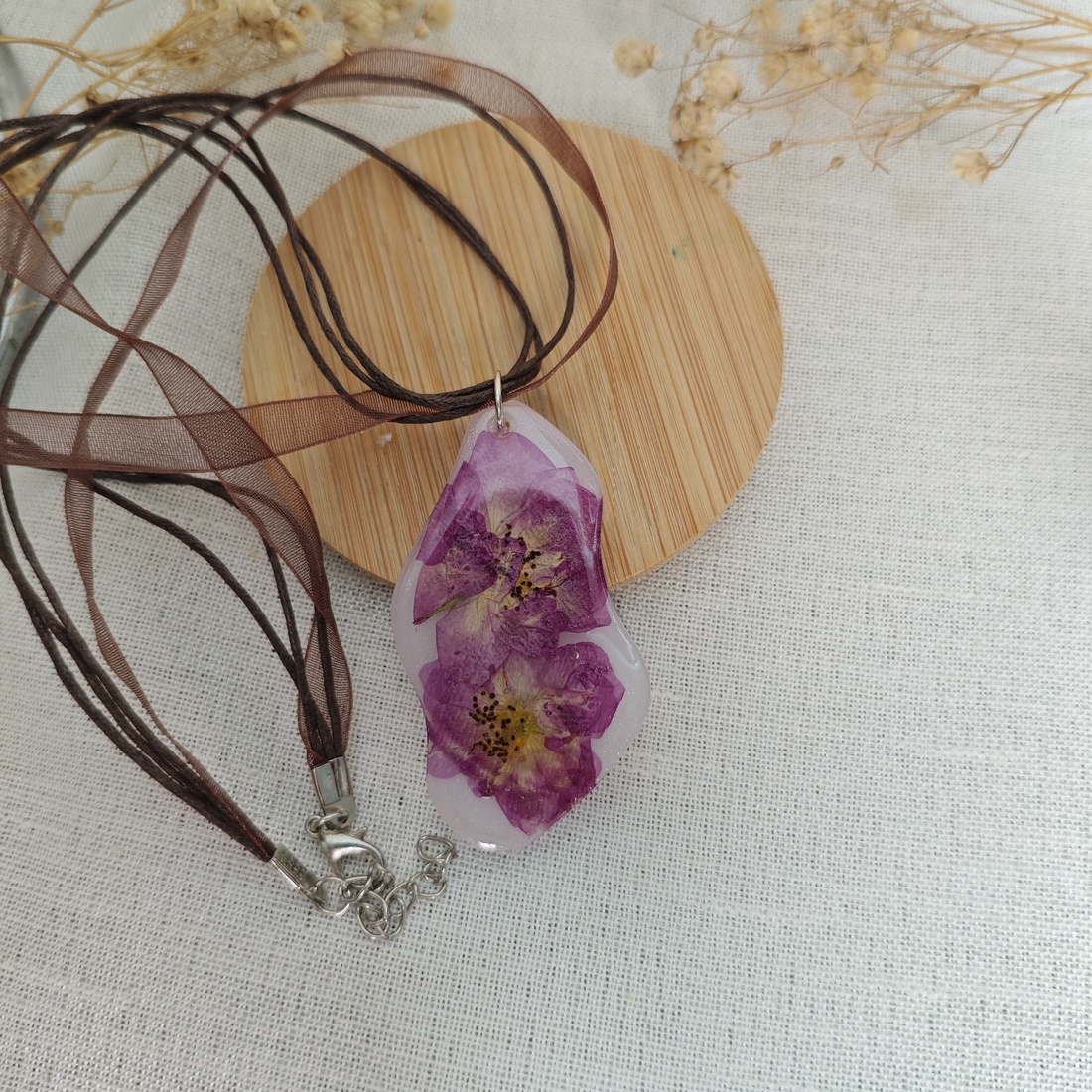 Pandantiv cu mini trandafir natural � cadou romantic pentru femei - bijuterii - coliere - pandative - Artynos.ro