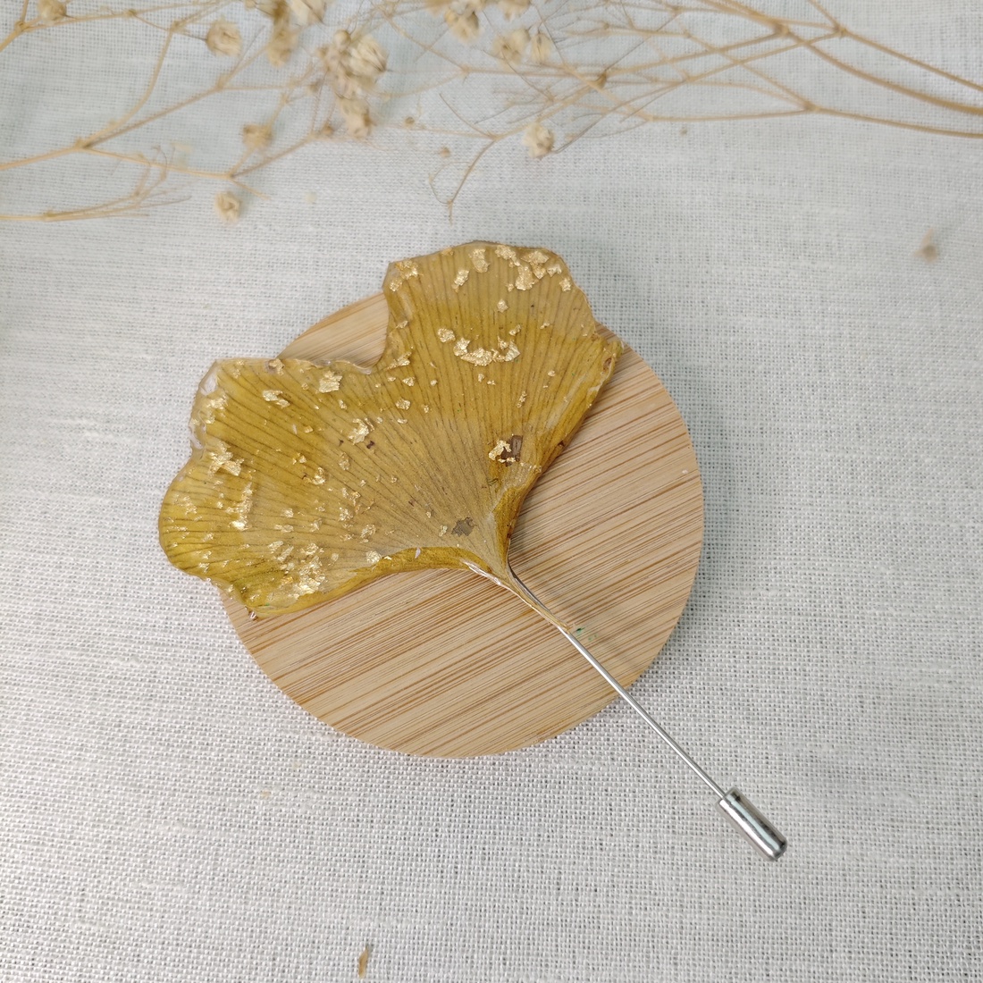 Broșă cu frunză de Ginkgo Biloba � Bijuterie inspirată din natură, cadou pentru femei - bijuterii - broșe - Artynos.ro