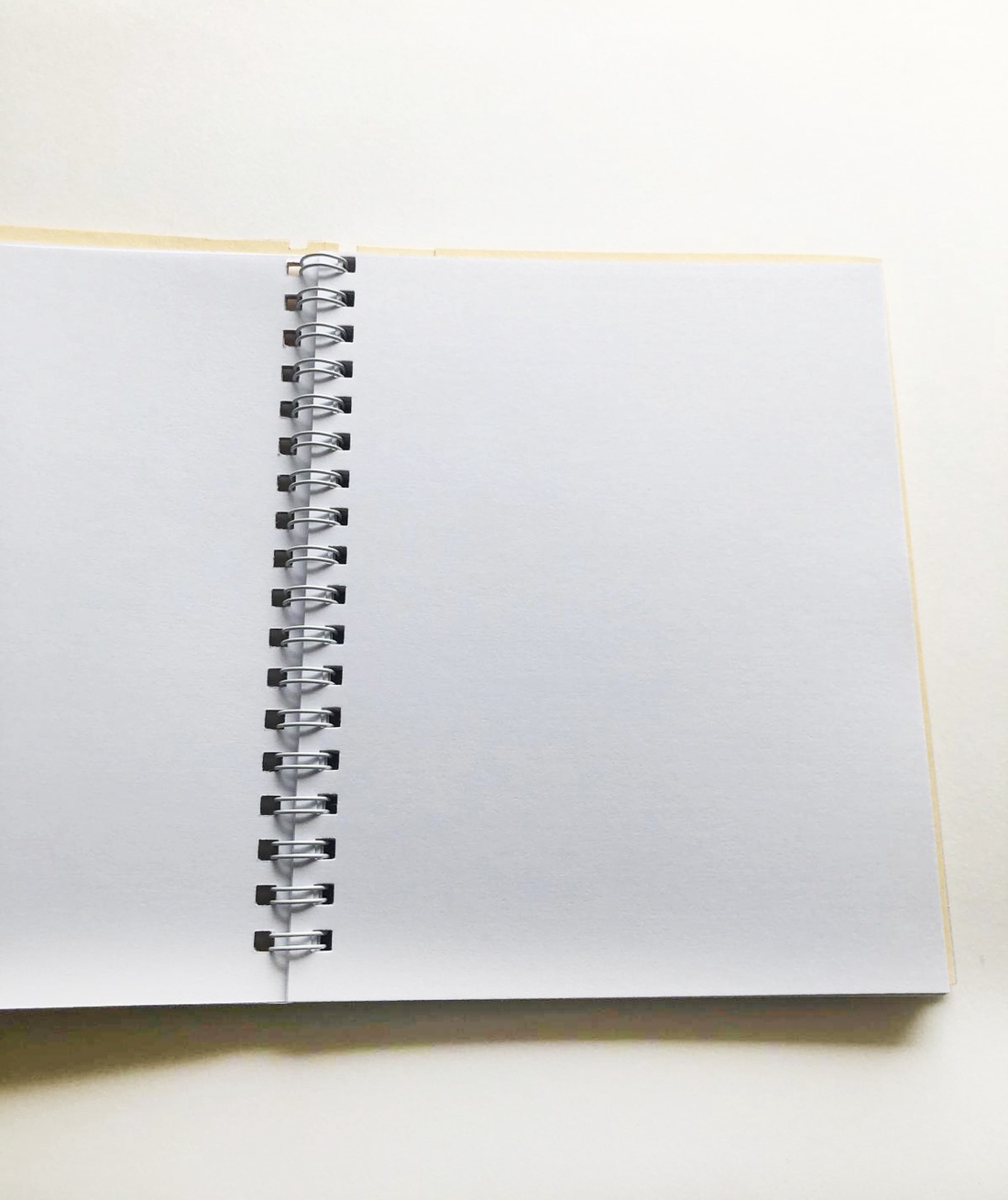 Notebook personalizat Nadia - casă & stil de viață - papetărie de hârtie - caiete și jurnal - Artynos.ro Notebook personalizat Nadia - casă & stil de viață - papetărie de hârtie - caiete și jurnal - Artynos.ro