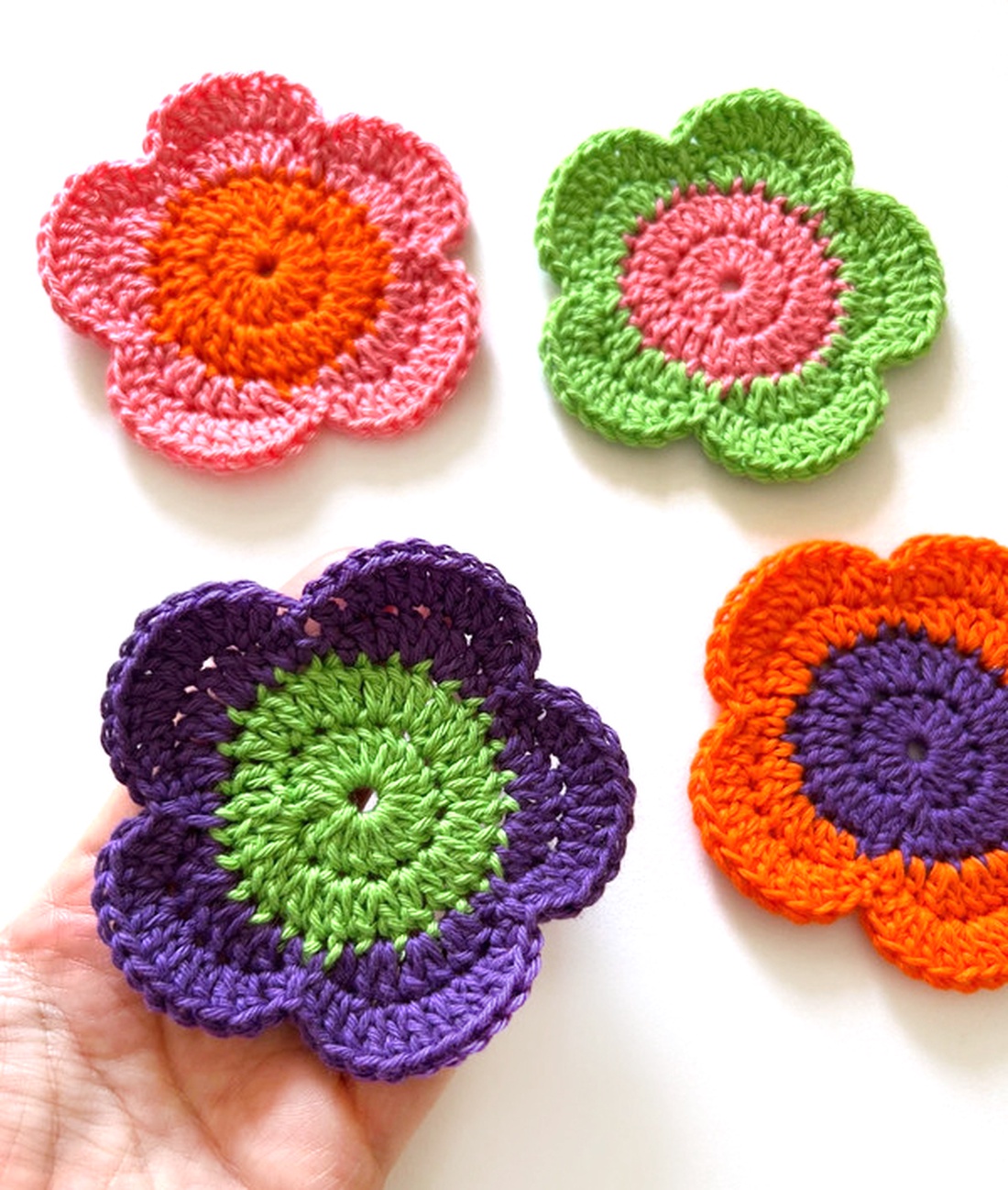 Coastere crosetate - casă & stil de viață - accesorii pentru decorat casa - suport de flori - accesorii florale - Artynos.ro Coastere crosetate - casă & stil de viață - accesorii pentru decorat casa - suport de flori - accesorii florale - Artynos.ro