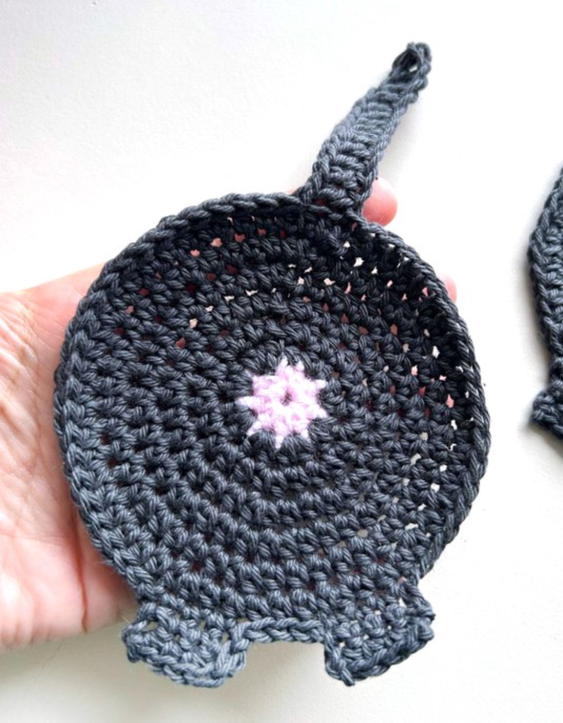 Set 3 coastere crosetate - casă & stil de viață - accesorii pentru decorat casa - decorațiuni de masă și decorațiuni pentru rafturi  - bonsai, bonsai boluri, bonsai copac - Artynos.ro