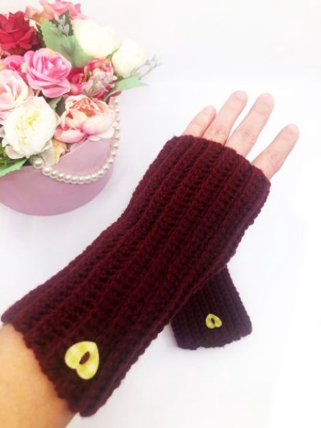 Manusi fara degete - îmbrăcăminte și modă - curele și catarame artizanale - alte accesorii - Artynos.ro Manusi fara degete - îmbrăcăminte și modă - curele și catarame artizanale - alte accesorii - Artynos.ro