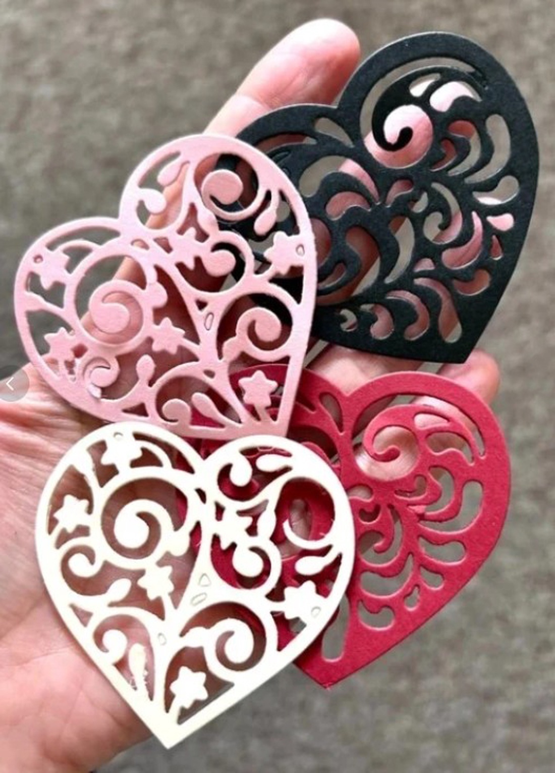 25 de inimi decor scrappbook - accessorii și unelte - hârtie - scrapbook - Artynos.ro 25 de inimi decor scrappbook - accessorii și unelte - hârtie - scrapbook - Artynos.ro