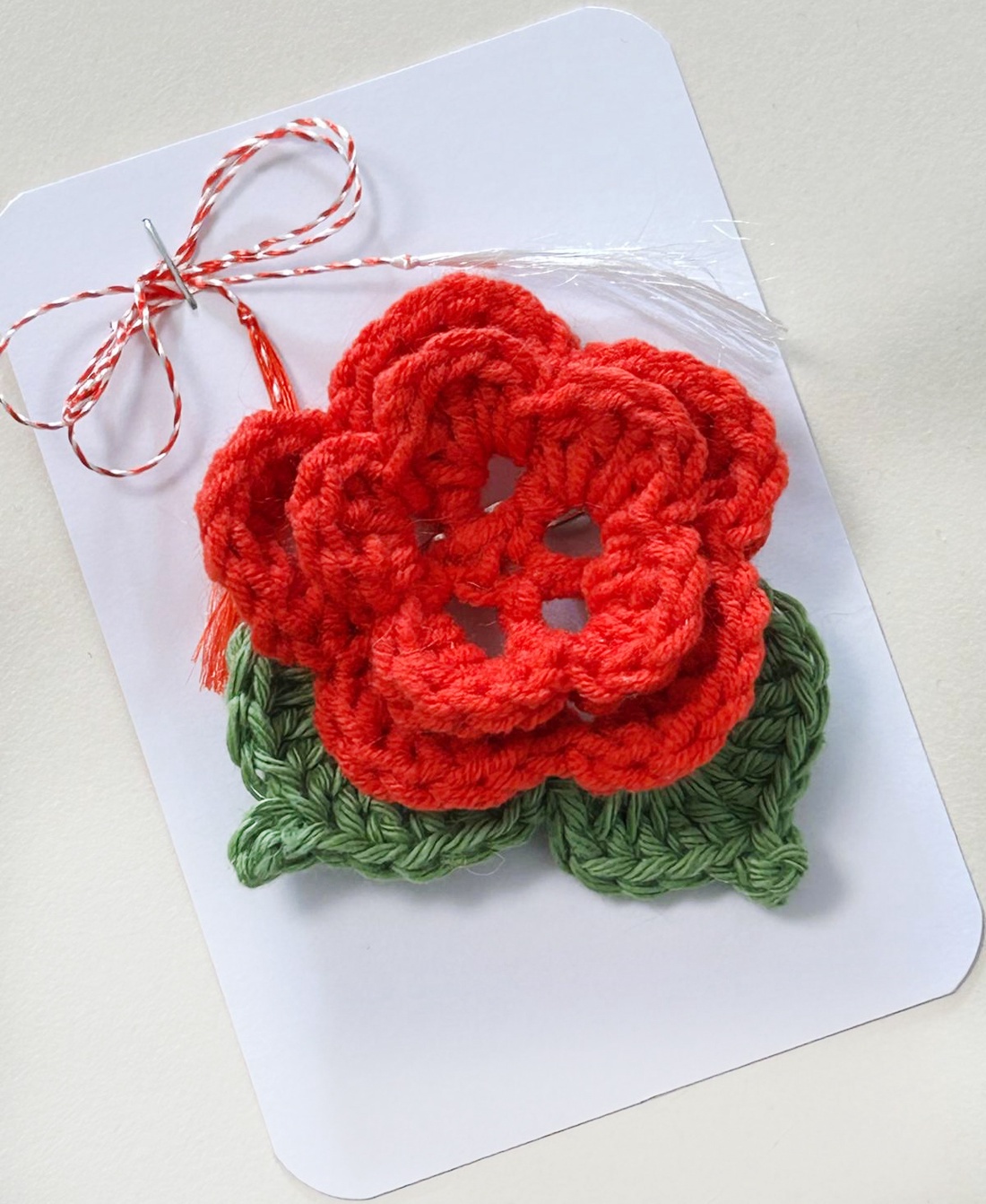 Mărțisoare crosetate - bijuterii - mărțișor - Artynos.ro