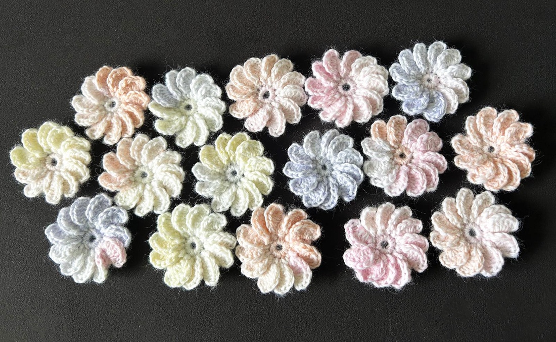 Lot 15 flori crosetate - casă & stil de viață - produse de papetărie - caiete și jurnale - Artynos.ro