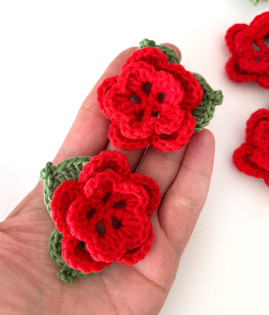 Flori crosetate - casă & stil de viață - decorațiuni de casă - accesorii florale - flori la fir - Artynos.ro