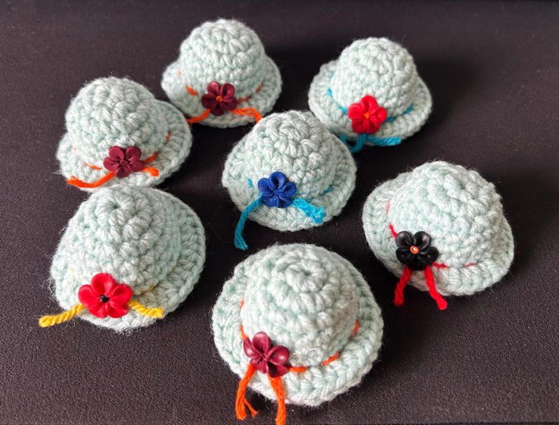 7 x Palarioare crosetate - bijuterii - mărțișor - Artynos.ro