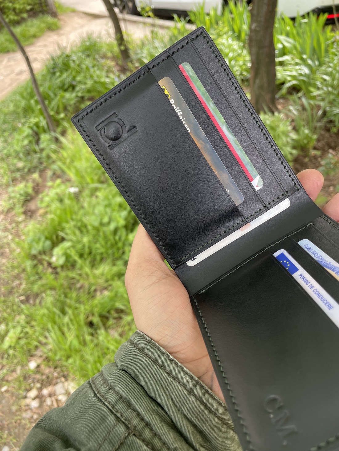 Portofel din piele naturala lucrat integral manual in Romania - geantă și husă - portofele, huse, suporturi - portofel - portofel bărbați - Artynos.ro Portofel din piele naturala lucrat integral manual in Romania - geantă și husă - portofele, huse, suporturi - portofel - portofel bărbați - Artynos.ro