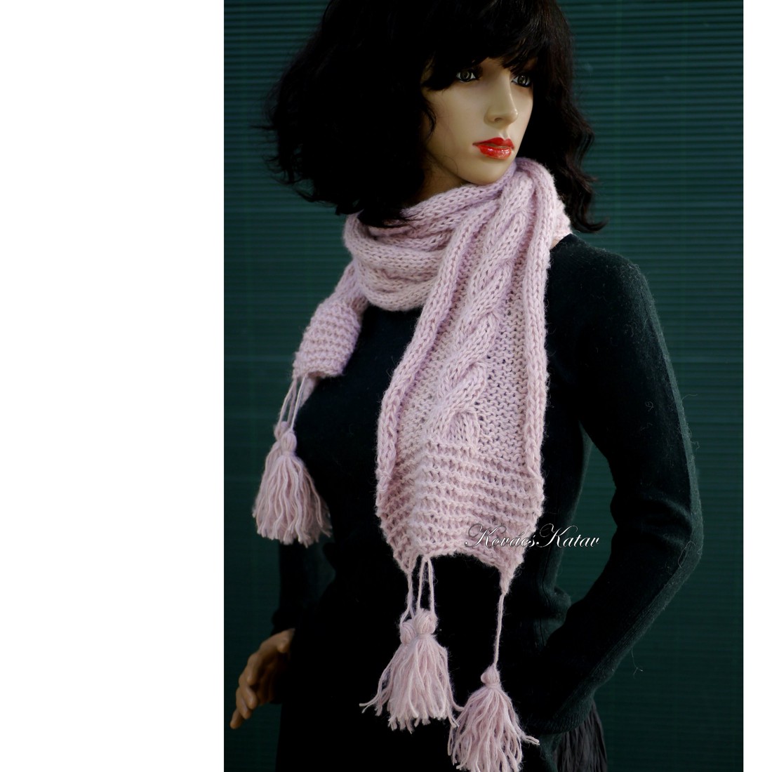 CSINGILINGI - eșarfă tricotată manual din alpaca cu ciucuri / roz - îmbrăcăminte și modă - eșarfe, pălării, fularuri - eșarfe - Artynos.ro