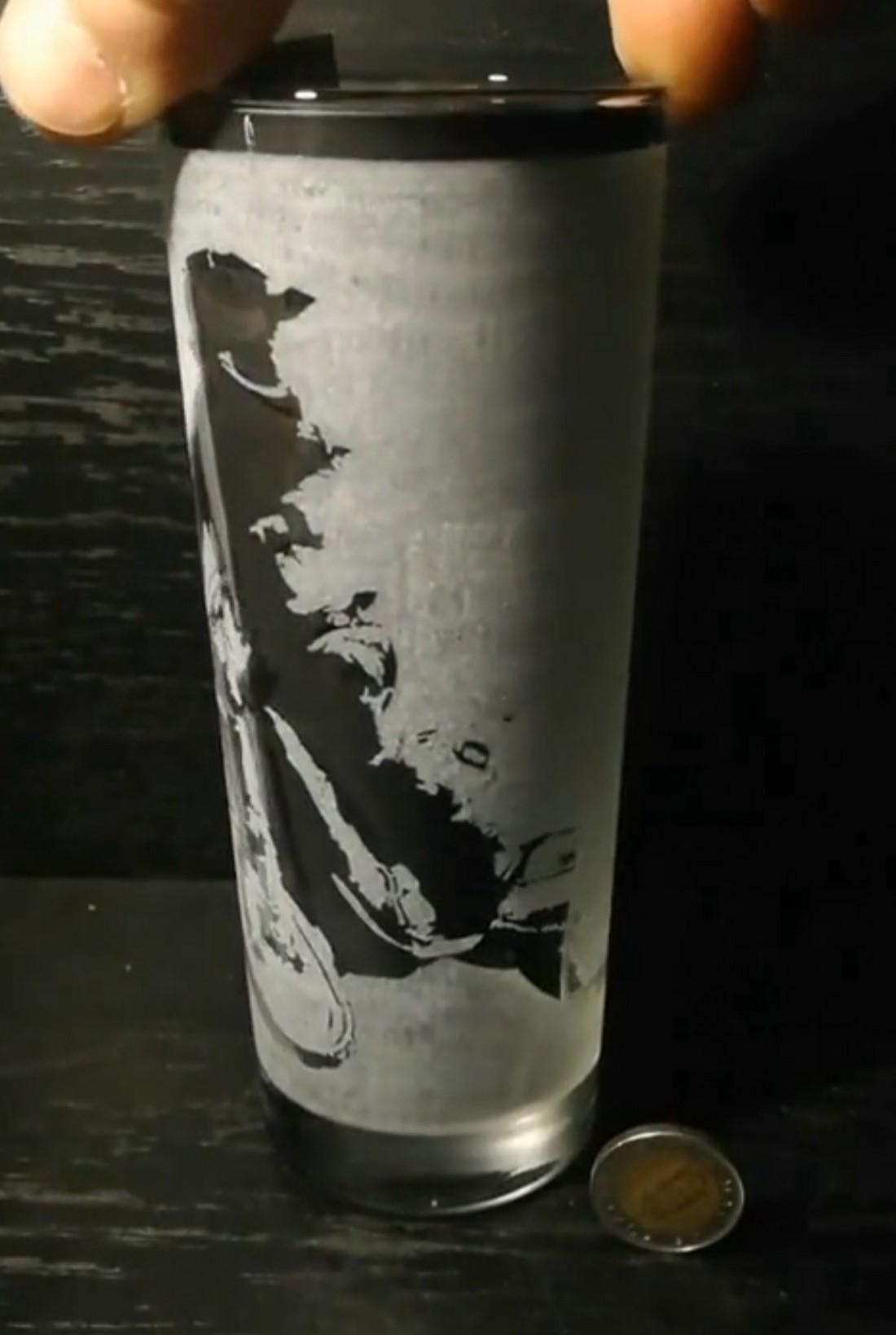 Pahar de sticlă cu model de siluetă de motociclist  -  - Artynos.ro