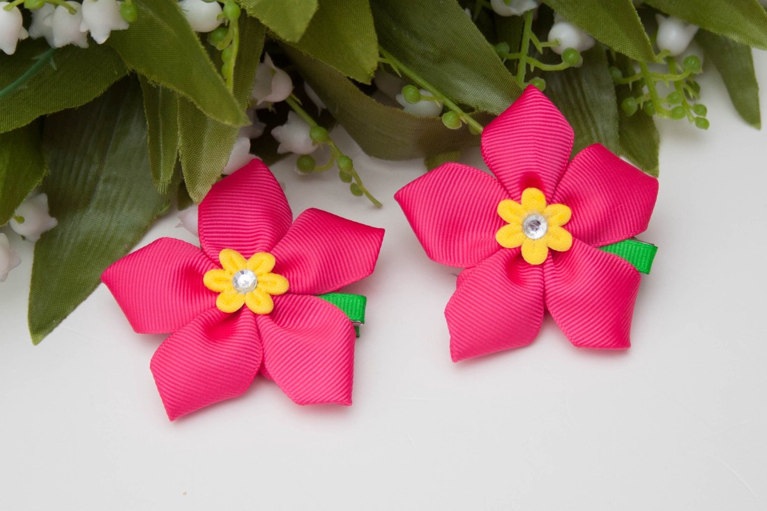 Agrafă pentru păr în formă de floare - Roz -  - Artynos.ro