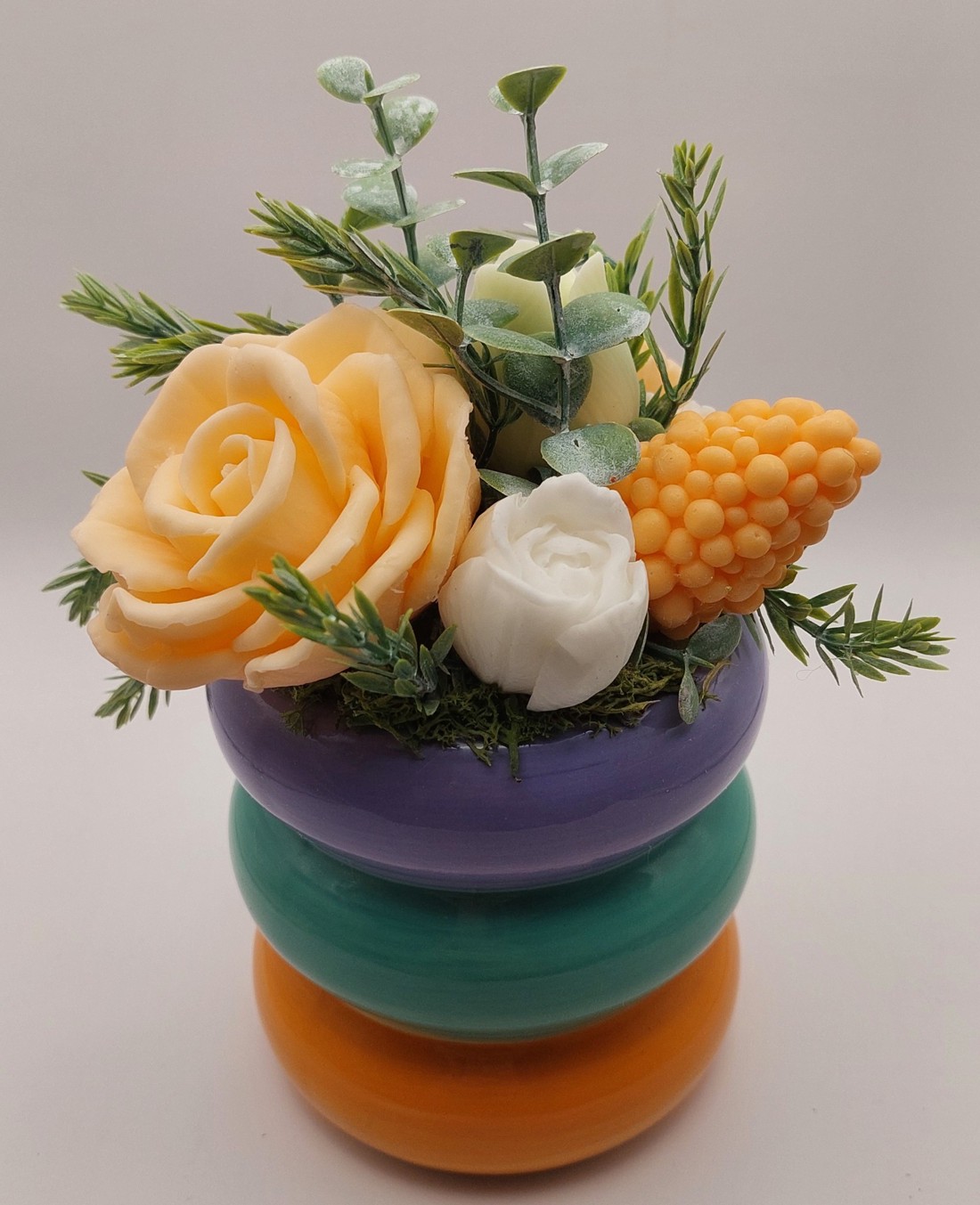 Oală ceramică colorată cu flori de săpun - - Artynos.ro Oală ceramică colorată cu flori de săpun - - Artynos.ro