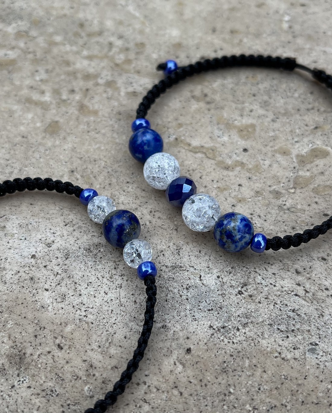 Set de brățări din lapislazuli și cristal de rocă zdrobită -  - Artynos.ro
