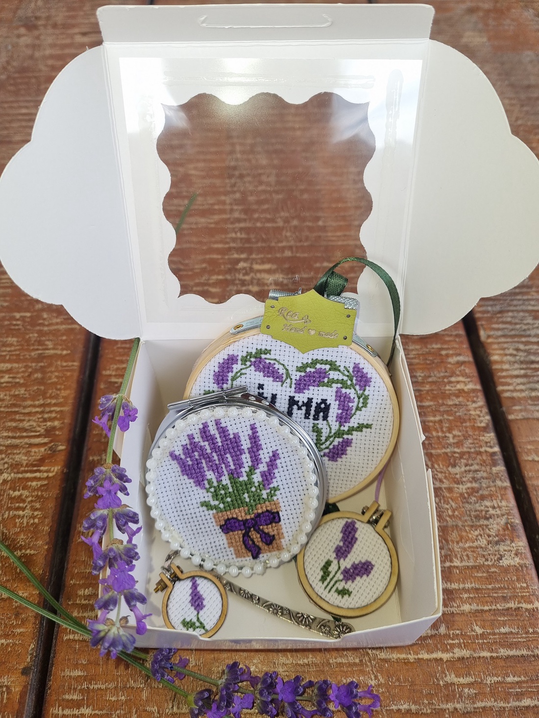 Levendulás szett - casă & stil de viață - set de cadou - Artynos.ro Levendulás szett - casă & stil de viață - set de cadou - Artynos.ro