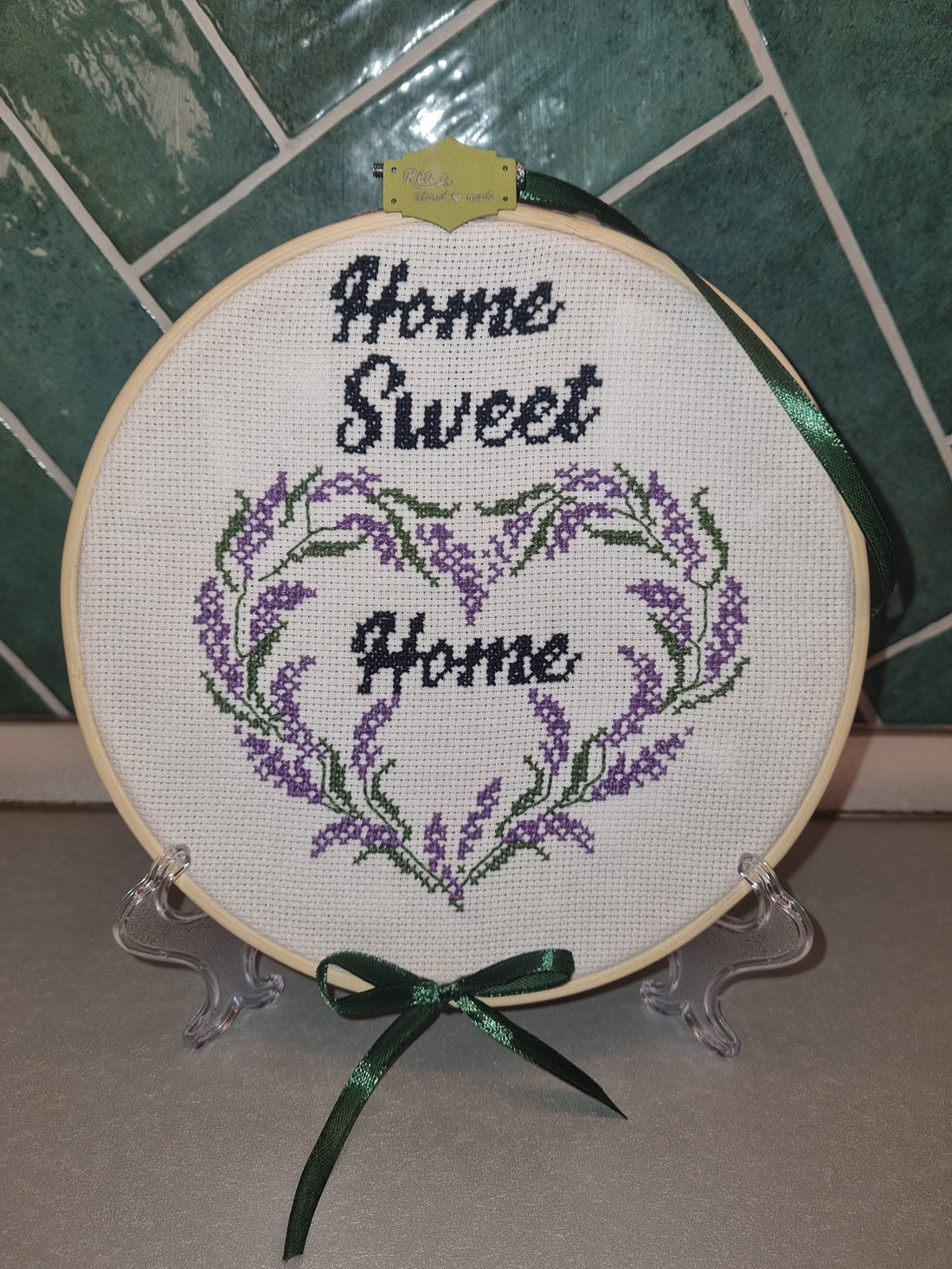 Levendulás falikép - arte vizuale și accesorii - imagini cu broderii - broderii în cruciuliță pe țesătură - Artynos.ro Levendulás falikép - arte vizuale și accesorii - imagini cu broderii - broderii în cruciuliță pe țesătură - Artynos.ro