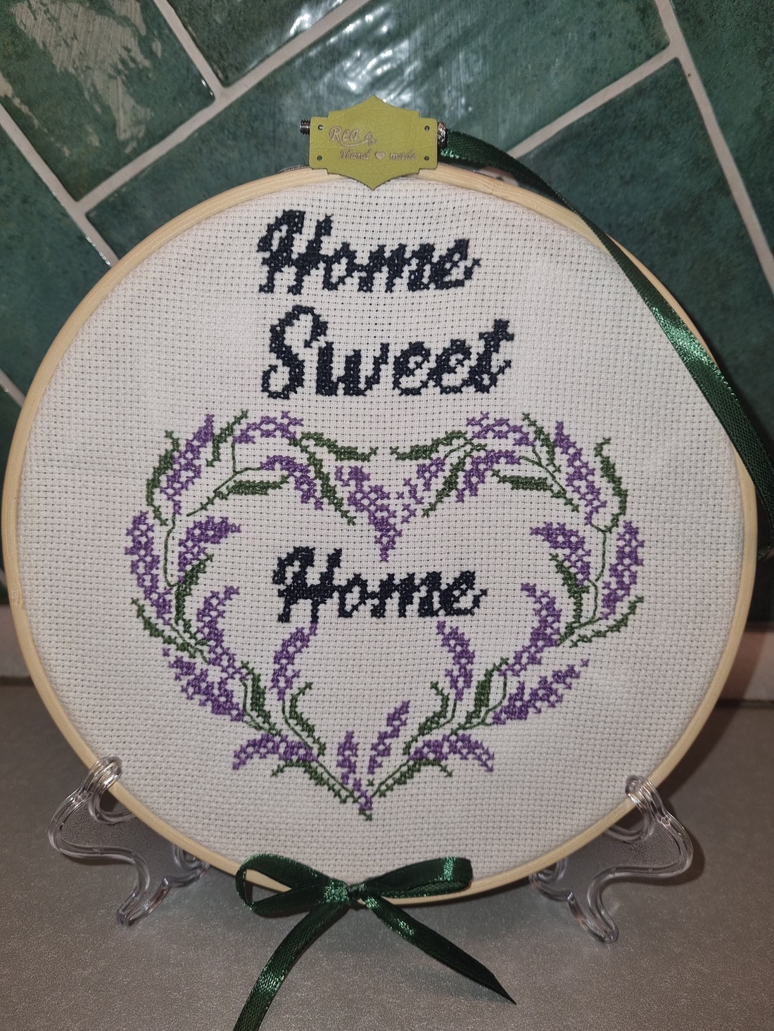 Levendulás falikép - arte vizuale și accesorii - imagini cu broderii - broderii în cruciuliță pe țesătură - Artynos.ro Levendulás falikép - arte vizuale și accesorii - imagini cu broderii - broderii în cruciuliță pe țesătură - Artynos.ro