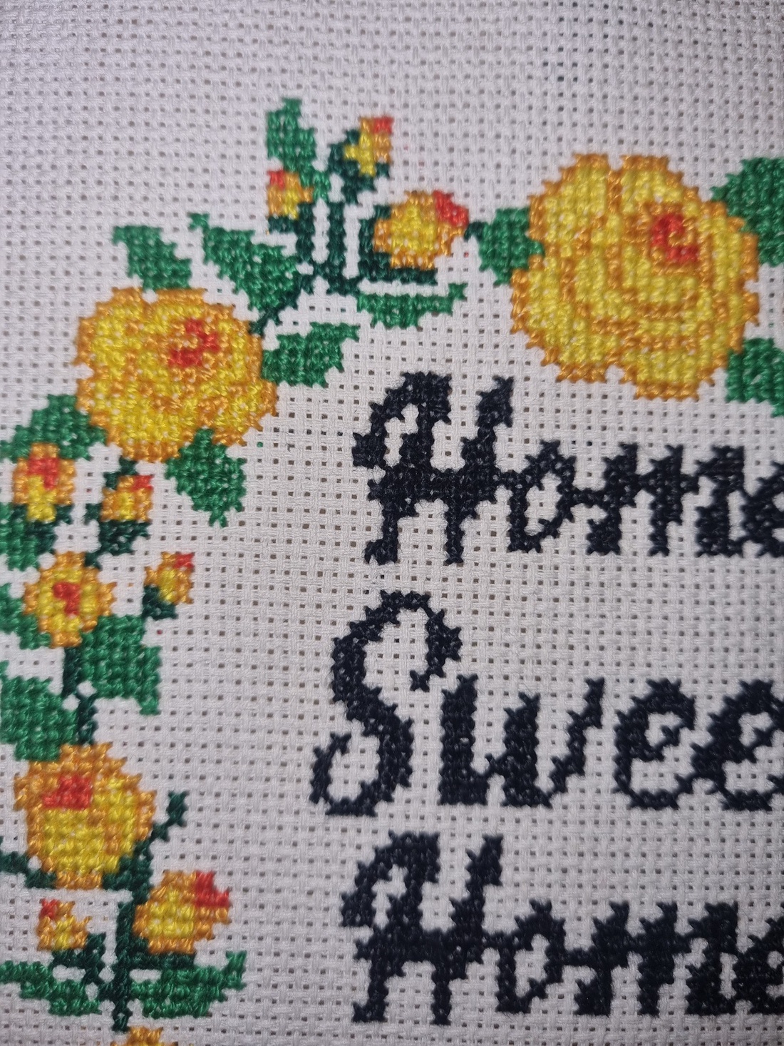 Falikép - arte vizuale și accesorii - imagini cu broderii - broderii în cruciuliță pe țesătură - Artynos.ro Falikép - arte vizuale și accesorii - imagini cu broderii - broderii în cruciuliță pe țesătură - Artynos.ro