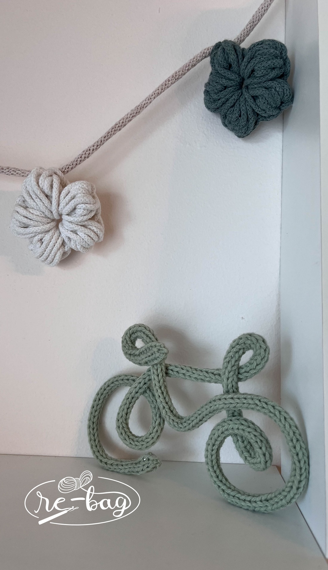 Decor cameră baby- Nume din litere/decorațiune tricotate - casă & stil de viață - echipament pentru camera copiilor - insignă pentru copii - Artynos.ro