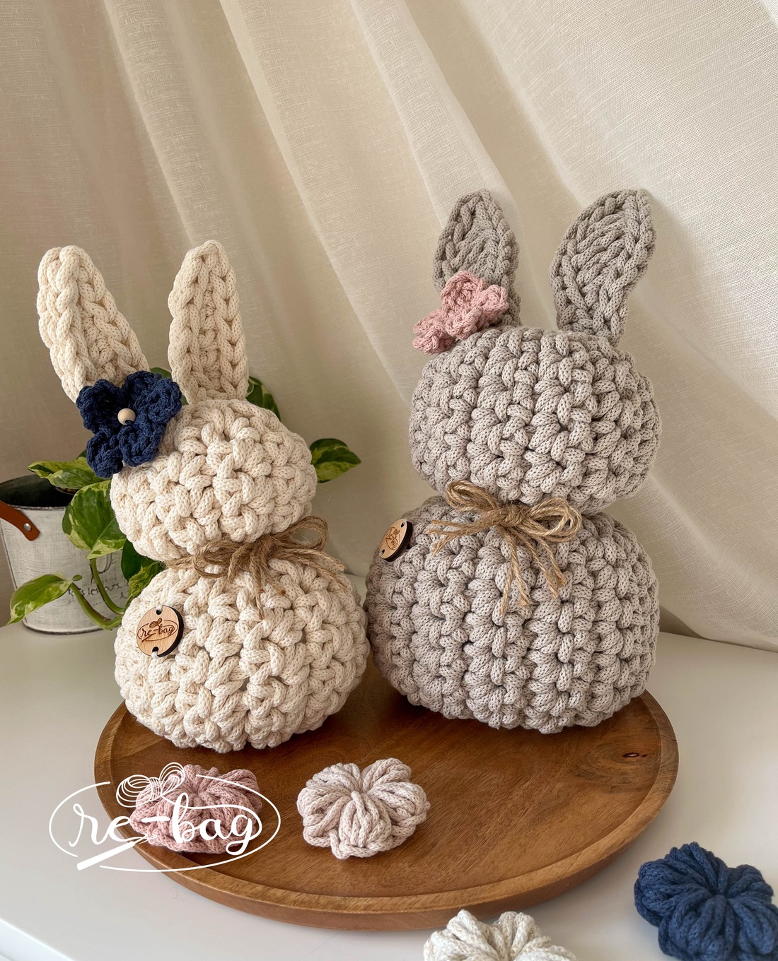 Decorațiune de Paște în formă de iepuraș - decor de sărbători - decorațiuni de paște - iepuraș de paște - Artynos.ro