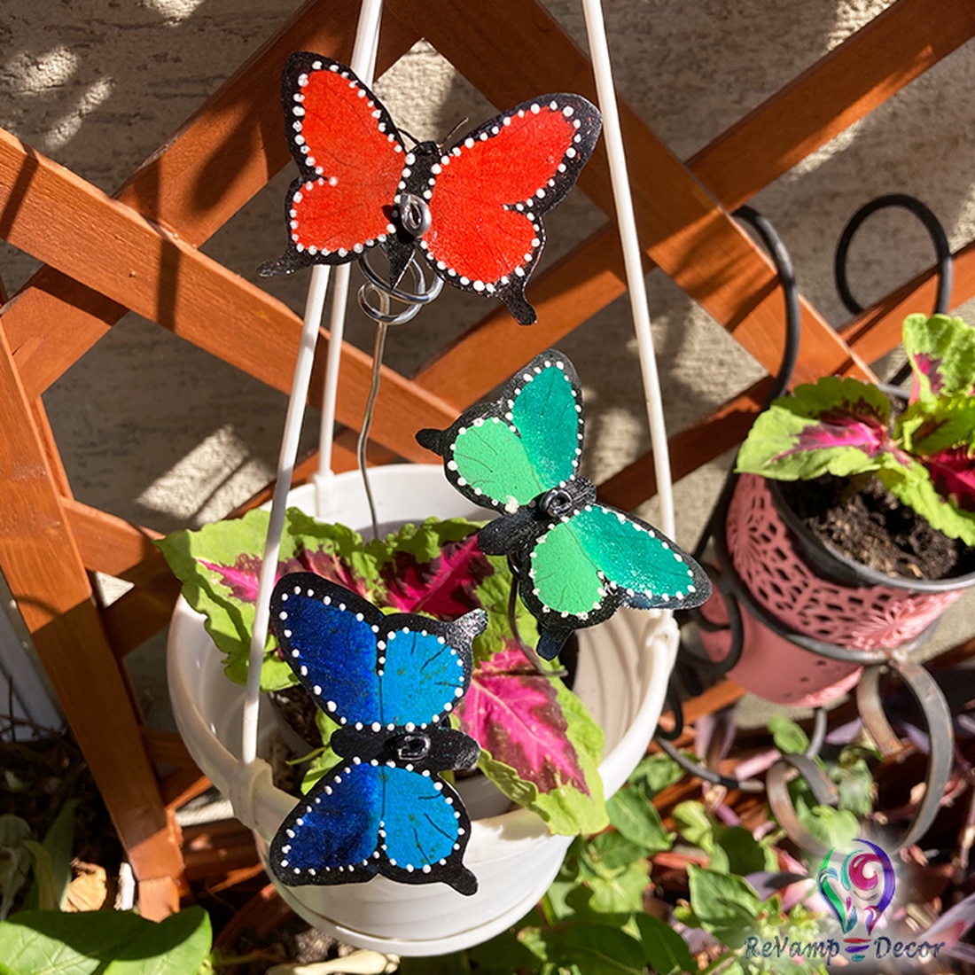 Fluture metalic decorativ de grădină, decupabil, în 3 culori S - casă & stil de viață - accesorii pentru casă și grădină - decorațiuni exterioare și de grădină - Artynos.ro Fluture metalic decorativ de grădină, decupabil, în 3 culori S - casă & stil de viață - accesorii pentru casă și grădină - decorațiuni exterioare și de grădină - Artynos.ro