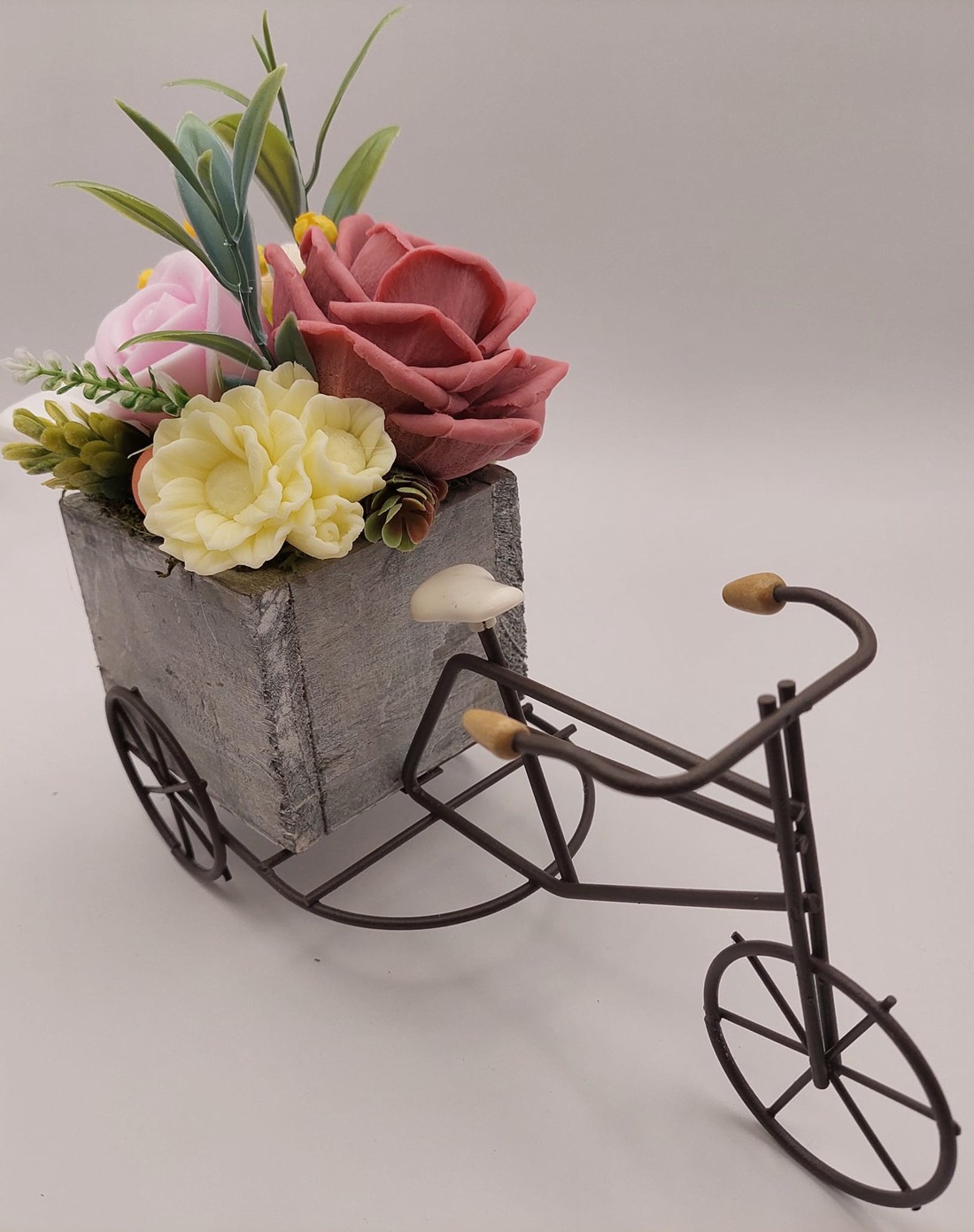 Soap blossoms pe o bicicletă - - Artynos.ro Soap blossoms pe o bicicletă - - Artynos.ro