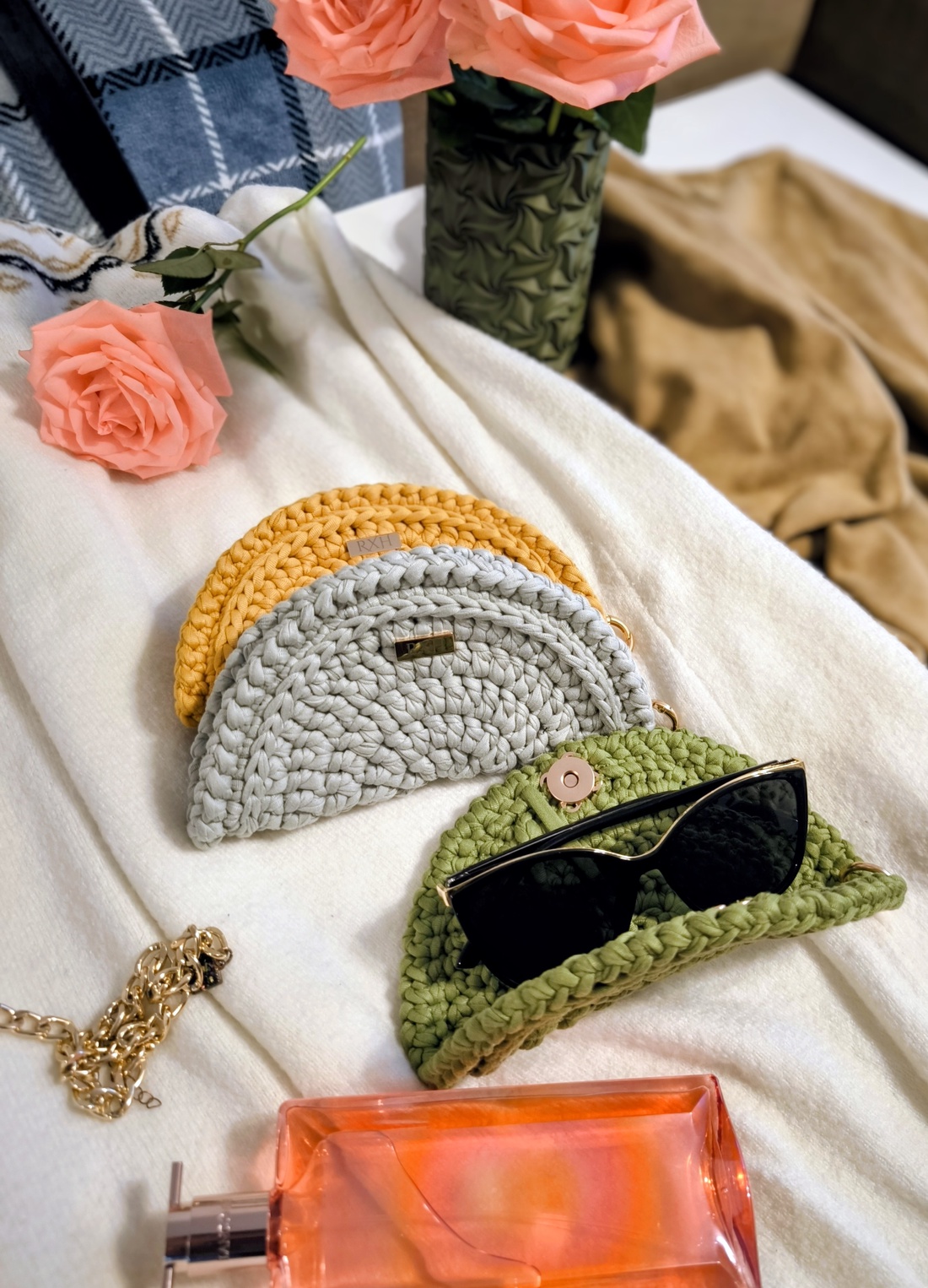 Etui Semiluna RXH - genți și portofele - portofele, huse, suporturi - suport de ochelari - Artynos.ro