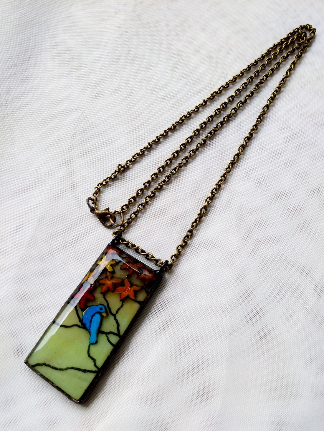 Pandantiv pasăre albastră vedere toamnă - bijuterii - coliere - pandative - Artynos.ro