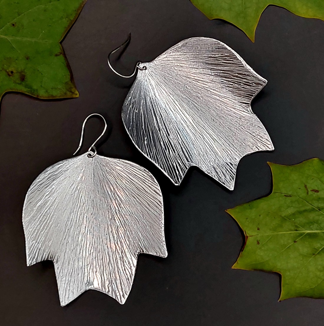 TULIPANT LEVEL cercei din aluminiu -  - Artynos.ro TULIPANT LEVEL cercei din aluminiu -  - Artynos.ro