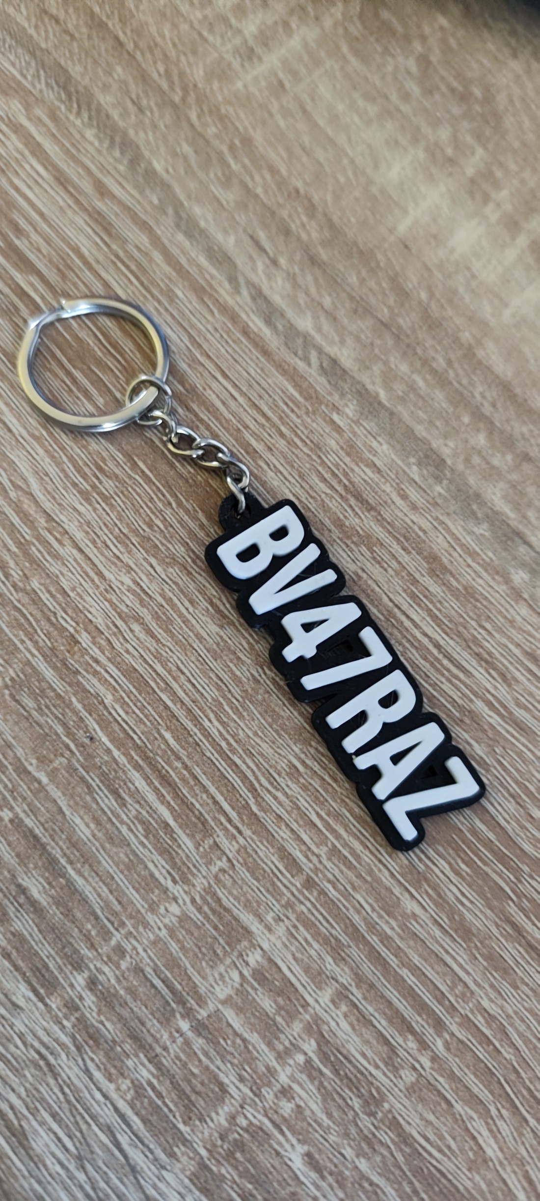 Brelocuri  - arte vizuale și accesorii  - colaj - Artynos.ro