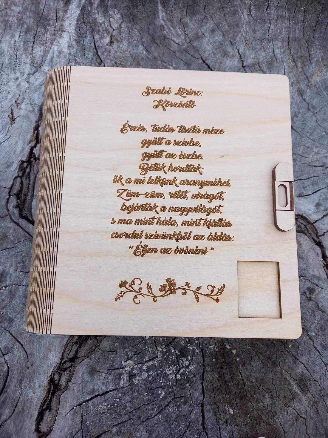 Cutie în formă de carte pentru absolvire -  - Artynos.ro