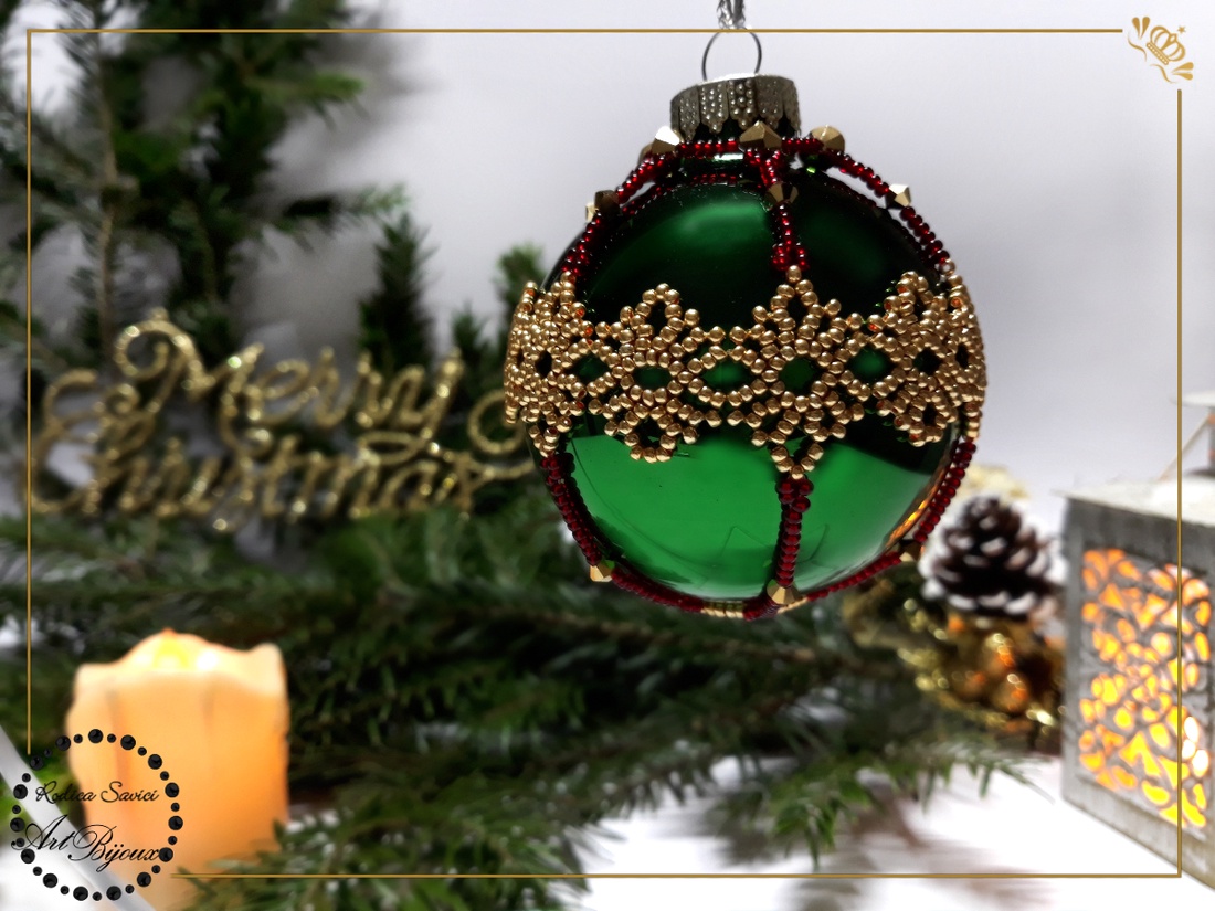 Globuleț Crăciun decorat cu mărgele - verde cu dantelă aurie - accesorii de crăciun - decorațiuni de crăciun de casă - decorațiuni pentru pomul de crăciun - Artynos.ro Globuleț Crăciun decorat cu mărgele - verde cu dantelă aurie - accesorii de crăciun - decorațiuni de crăciun de casă - decorațiuni pentru pomul de crăciun - Artynos.ro