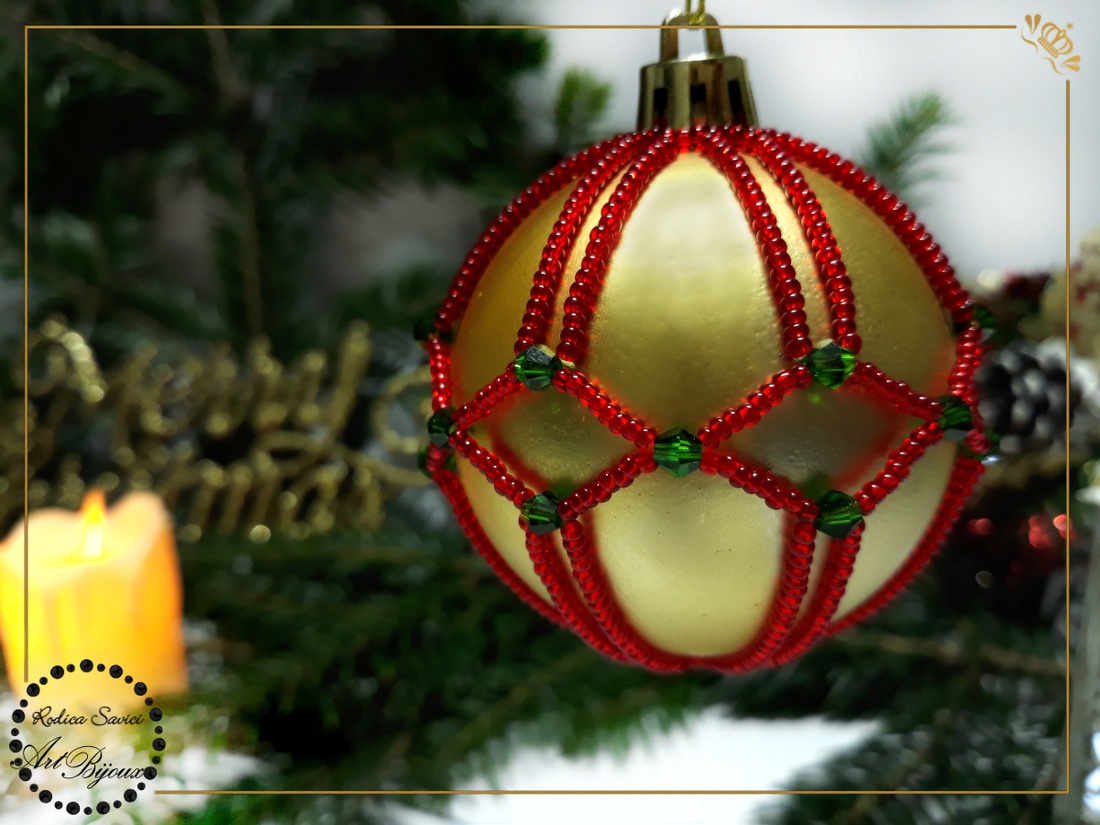 Globuleț Crăciun decorat cu mărgele - auriu cu romburi roșii - accesorii de crăciun - decorațiuni de crăciun de casă - decorațiuni pentru pomul de crăciun - Artynos.ro Globuleț Crăciun decorat cu mărgele - auriu cu romburi roșii - accesorii de crăciun - decorațiuni de crăciun de casă - decorațiuni pentru pomul de crăciun - Artynos.ro