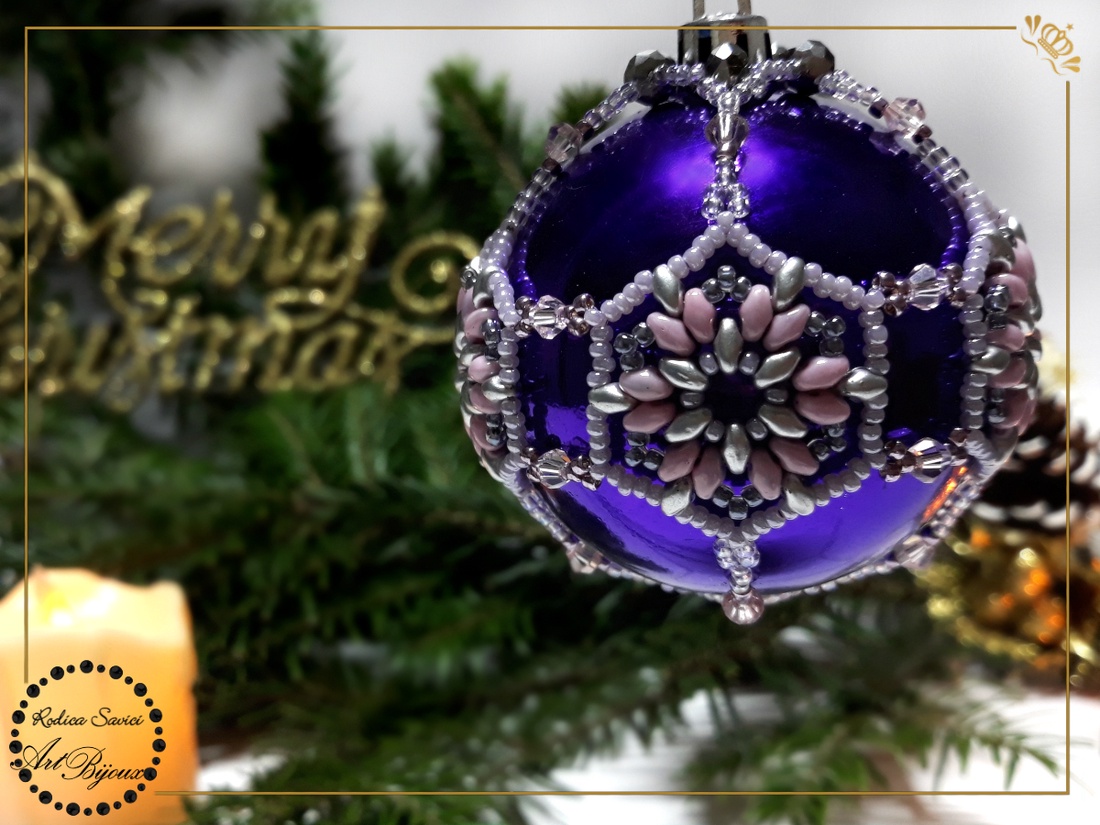 Globuleț Crăciun decorat cu mărgele - mov cu fulg argintiu - accesorii de crăciun - decorațiuni de crăciun de casă - decorațiuni pentru pomul de crăciun - Artynos.ro Globuleț Crăciun decorat cu mărgele - mov cu fulg argintiu - accesorii de crăciun - decorațiuni de crăciun de casă - decorațiuni pentru pomul de crăciun - Artynos.ro