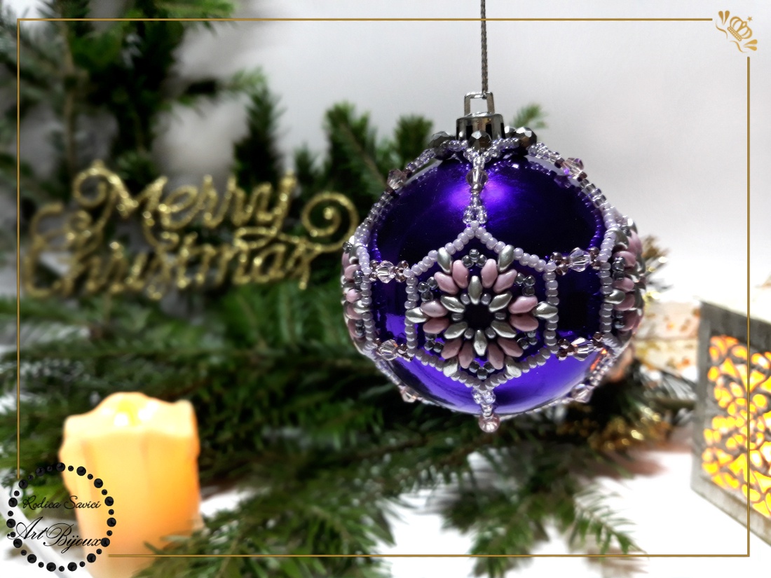 Globuleț Crăciun decorat cu mărgele - mov cu fulg argintiu - accesorii de crăciun - decorațiuni de crăciun de casă - decorațiuni pentru pomul de crăciun - Artynos.ro Globuleț Crăciun decorat cu mărgele - mov cu fulg argintiu - accesorii de crăciun - decorațiuni de crăciun de casă - decorațiuni pentru pomul de crăciun - Artynos.ro